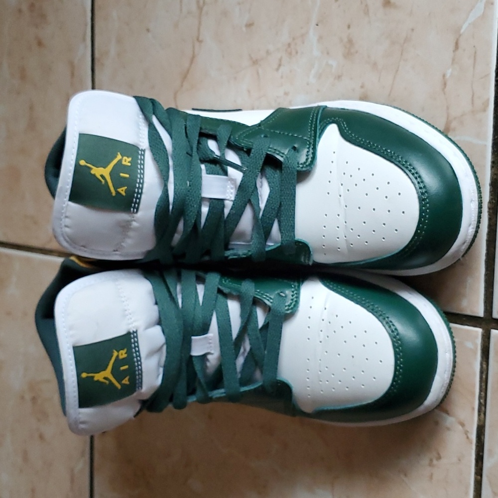 Jordans Mens Air Jordan 1 Mid Sonic